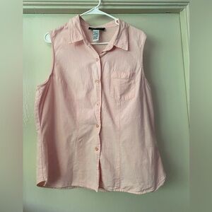 SAG Harbor 100% cotton sleeveless button down